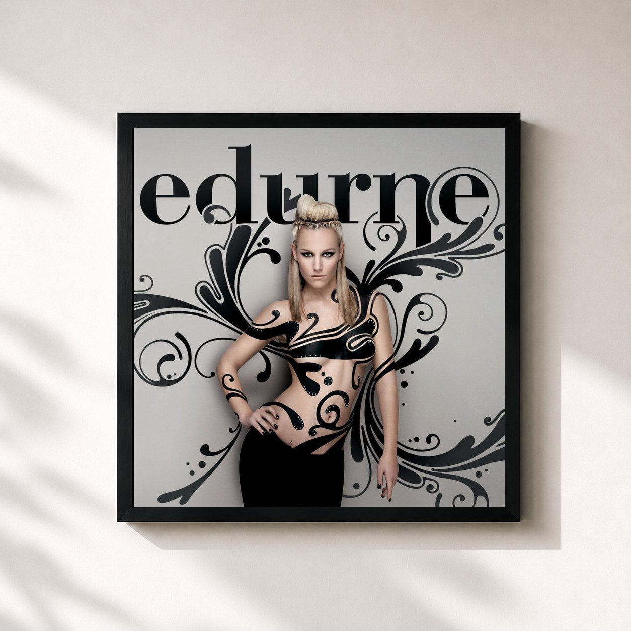 #noir Tableau carré de l'album Nueva Piel de edurne, cadre noir 32x32 cm