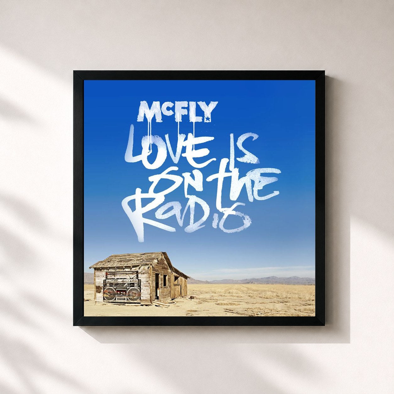 #noir Tableau carré de l'album Love Is On The Radio de McFly, cadre noir 32x32 cm