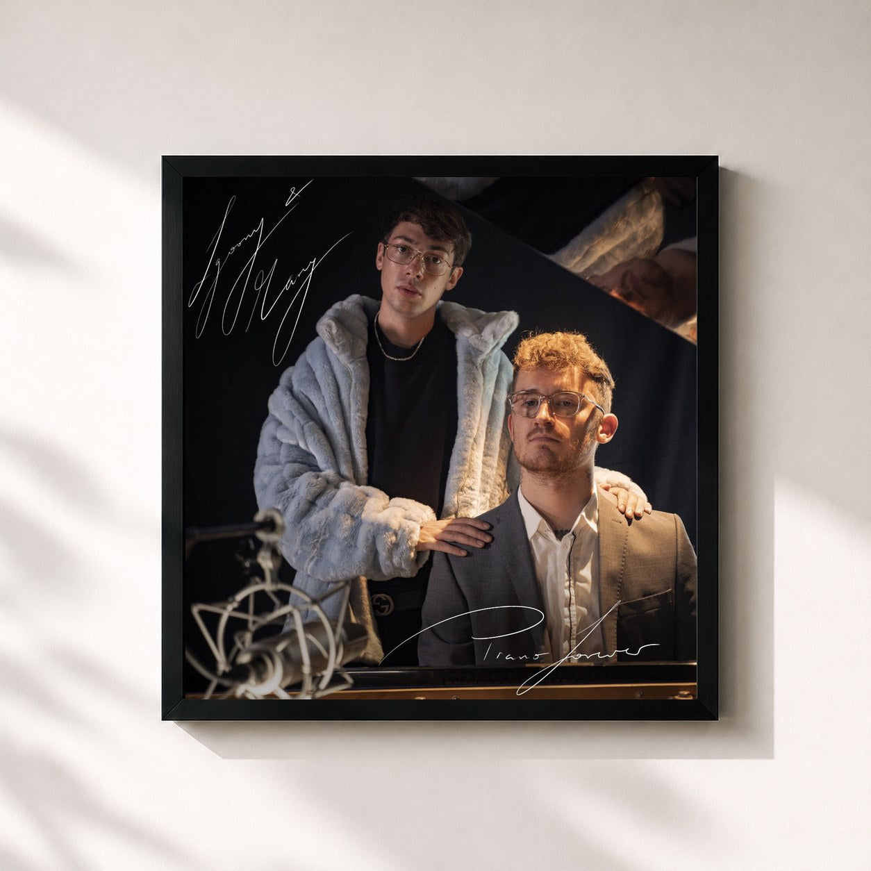 #noir Tableau carré de l'album Piano Forever de LGoony, cadre noir 32x32 cm