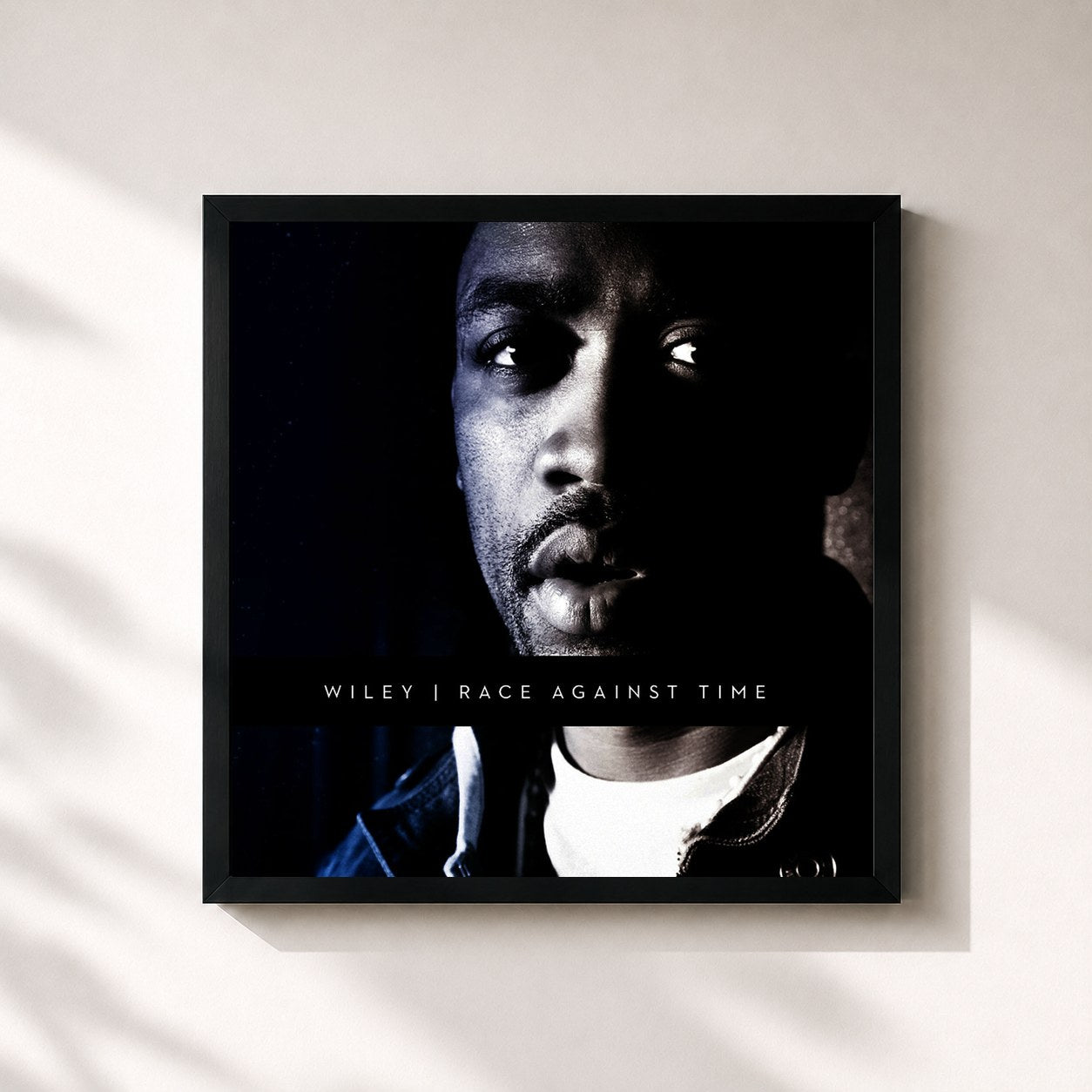 #noir Tableau carré de l'album Race Against Time de Wiley, cadre noir 32x32 cm