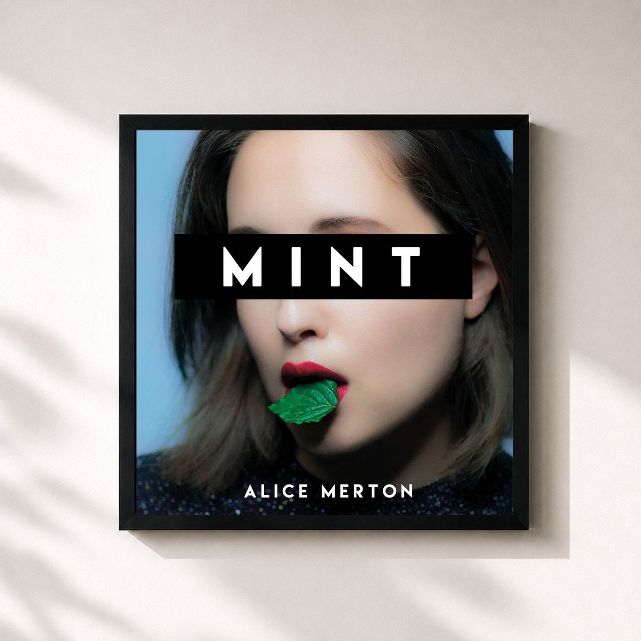#noir Tableau carré de l'album MINT de Alice Merton, cadre noir 32x32 cm