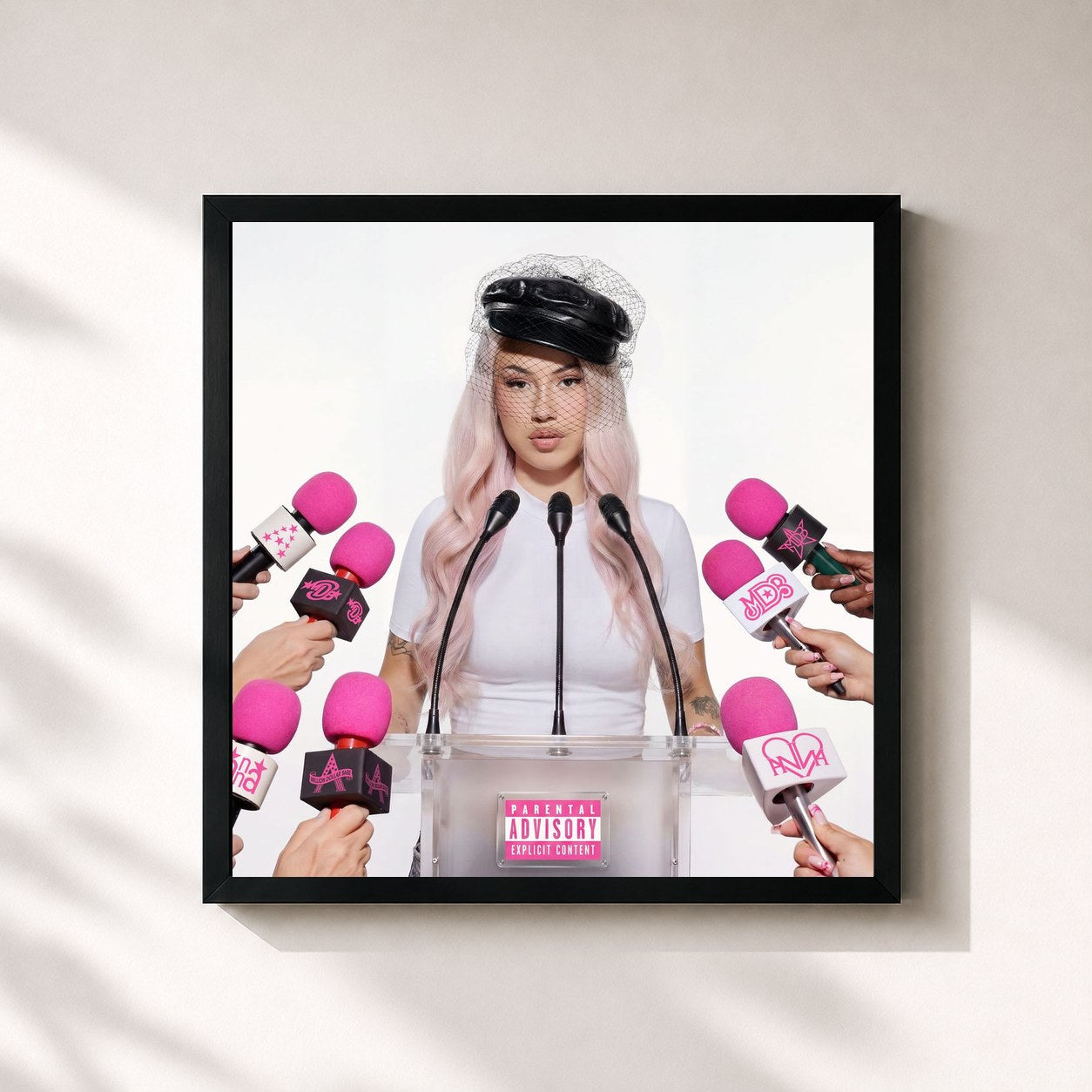 #noir Tableau carré de l'album MILLION DOLLAR BABE de ANNA, cadre noir 32x32 cm