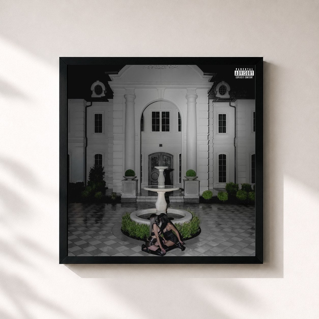 #noir Tableau carré de l'album </3³ de Destroy Lonely, cadre noir 32x32 cm