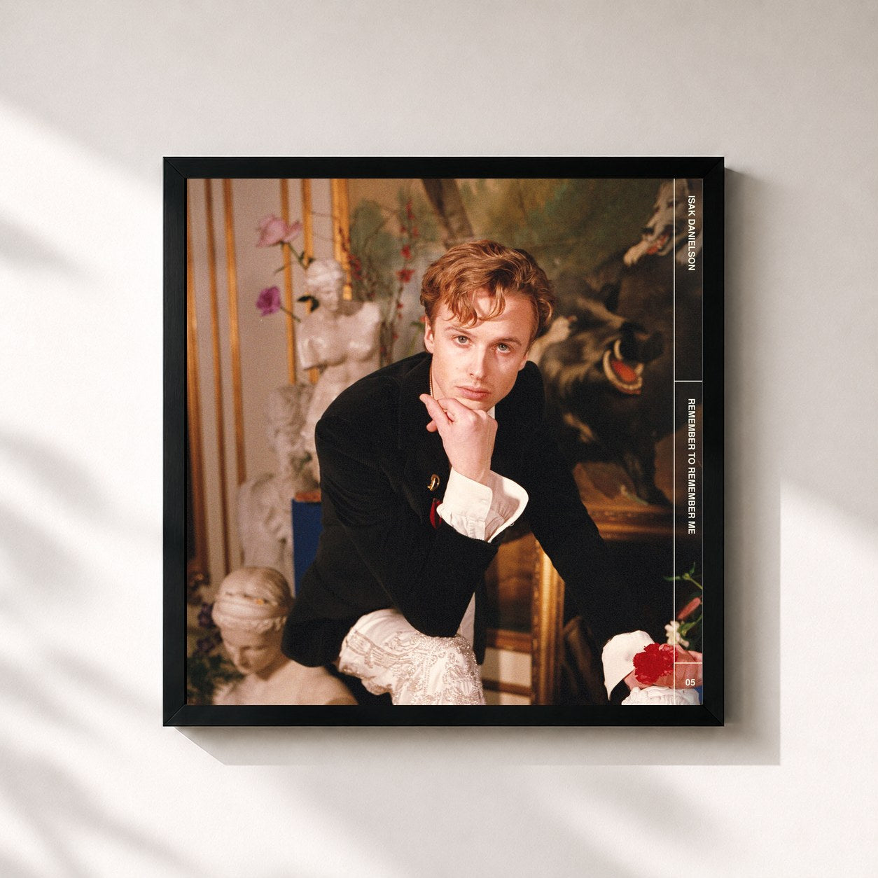 #noir Tableau carré de l'album Remember To Remember Me de Isak Danielson, cadre noir 32x32 cm
