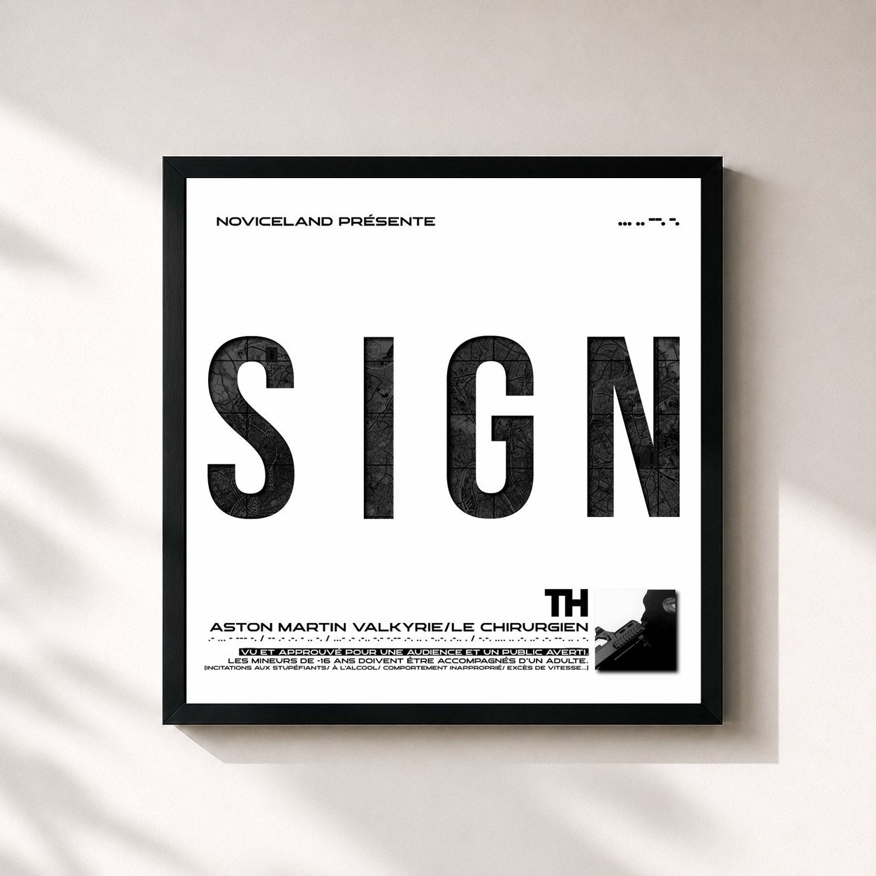 #noir Tableau carré de l'album SIGN de TH, cadre noir 32x32 cm
