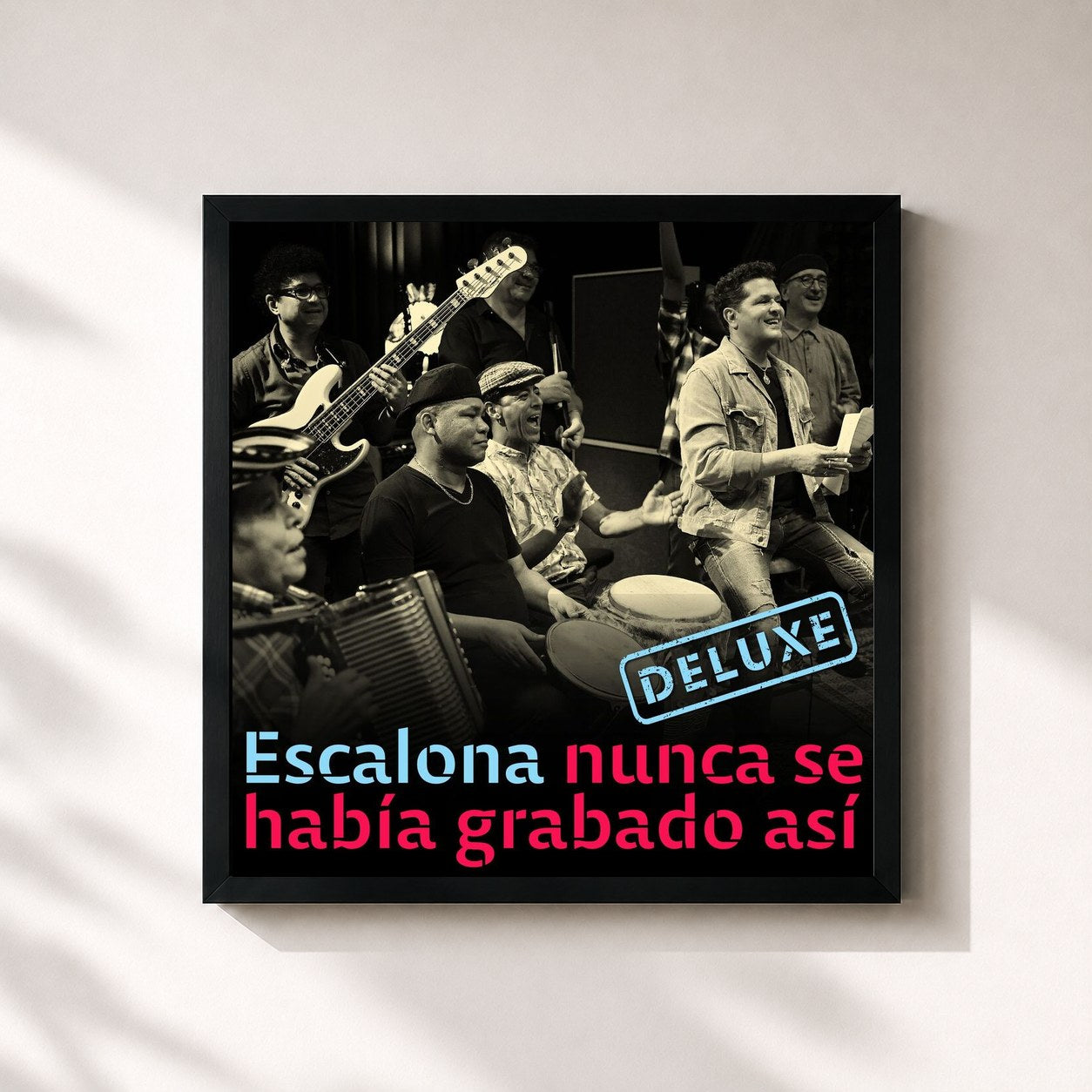 #noir Tableau carré de l'album Escalona Nunca Se Había Grabado Así (Deluxe) de Carlos Vives, cadre noir 32x32 cm