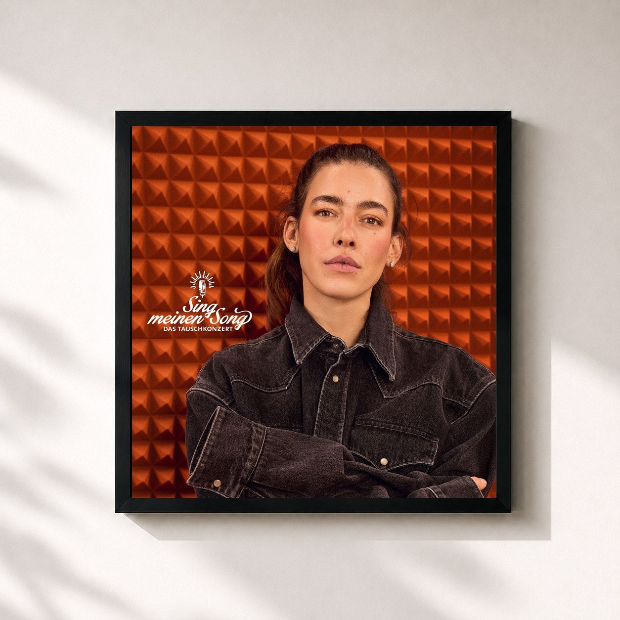 #noir Tableau carré de l'album Frida Gold bei Sing meinen Song, Vol. 13 de Frida Gold, cadre noir 32x32 cm