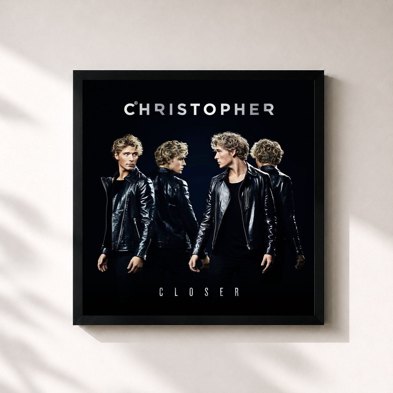 #noir Tableau carré de l'album Closer de Christopher, cadre noir 32x32 cm