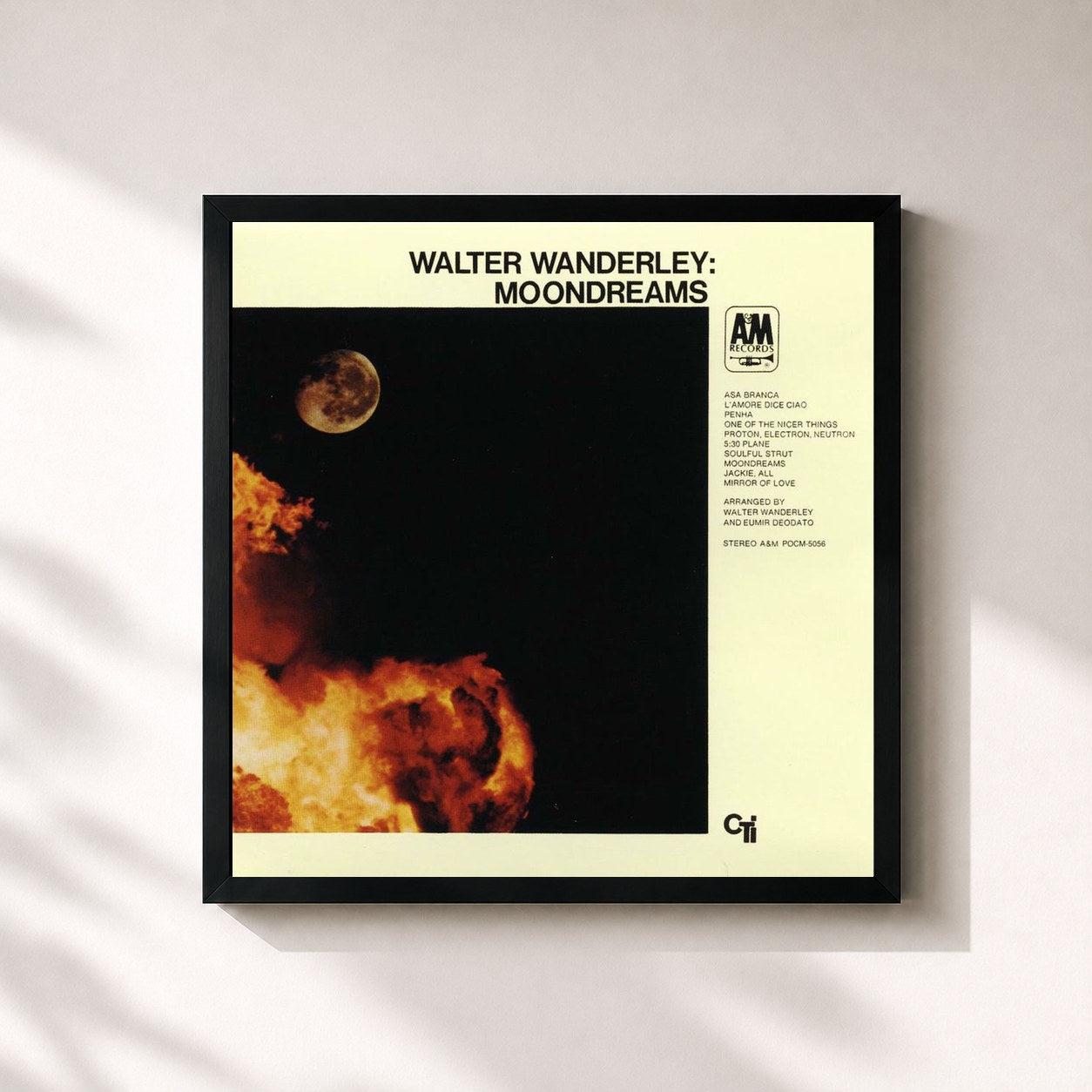 #noir Tableau carré de l'album Moondreams de Walter Wanderley, cadre noir 32x32 cm