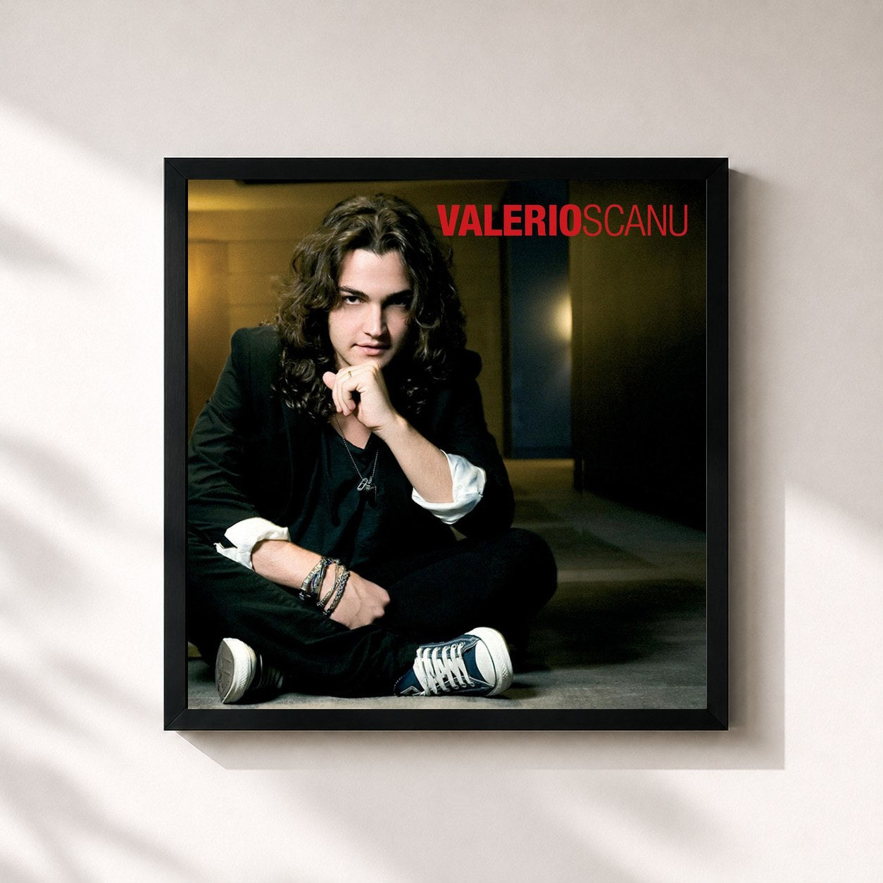 #noir Tableau carré de l'album Valerio Scanu de Valerio Scanu, cadre noir 32x32 cm
