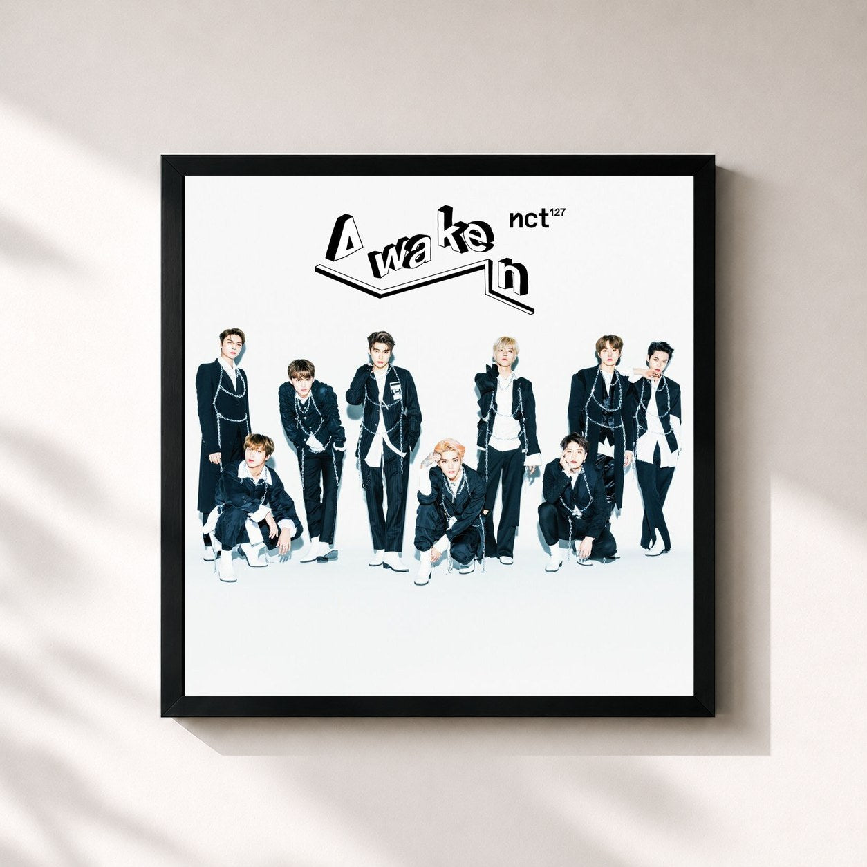 #noir Tableau carré de l'album Awaken de NCT 127, cadre noir 32x32 cm