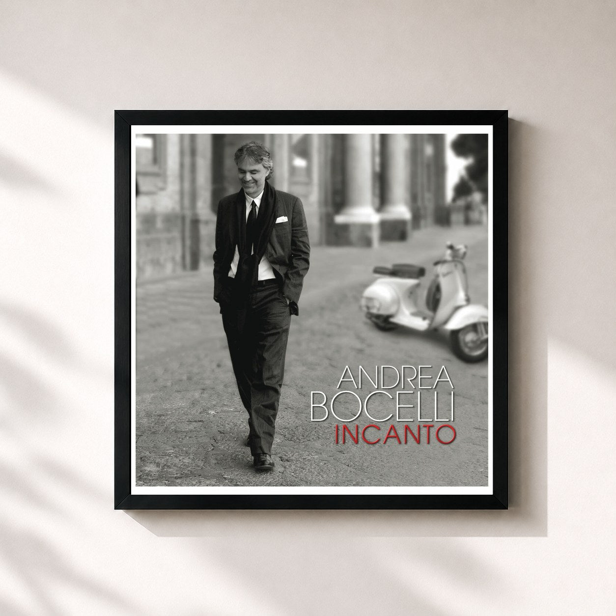 #noir Tableau carré de l'album Incanto de Andrea Bocelli, cadre noir 32x32 cm