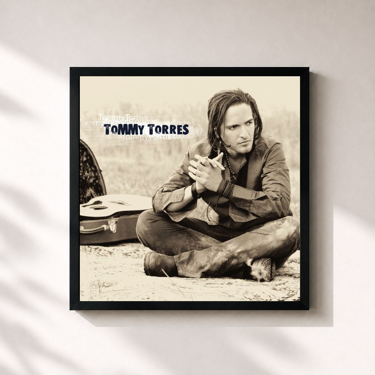 #noir Tableau carré de l'album Tommy Torres de Tommy Torres, cadre noir 32x32 cm