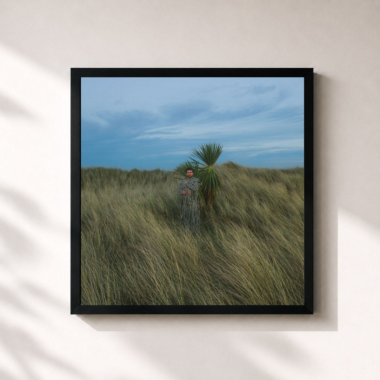 #noir Tableau carré de l'album The Tension Between de Jack Garratt, cadre noir 32x32 cm