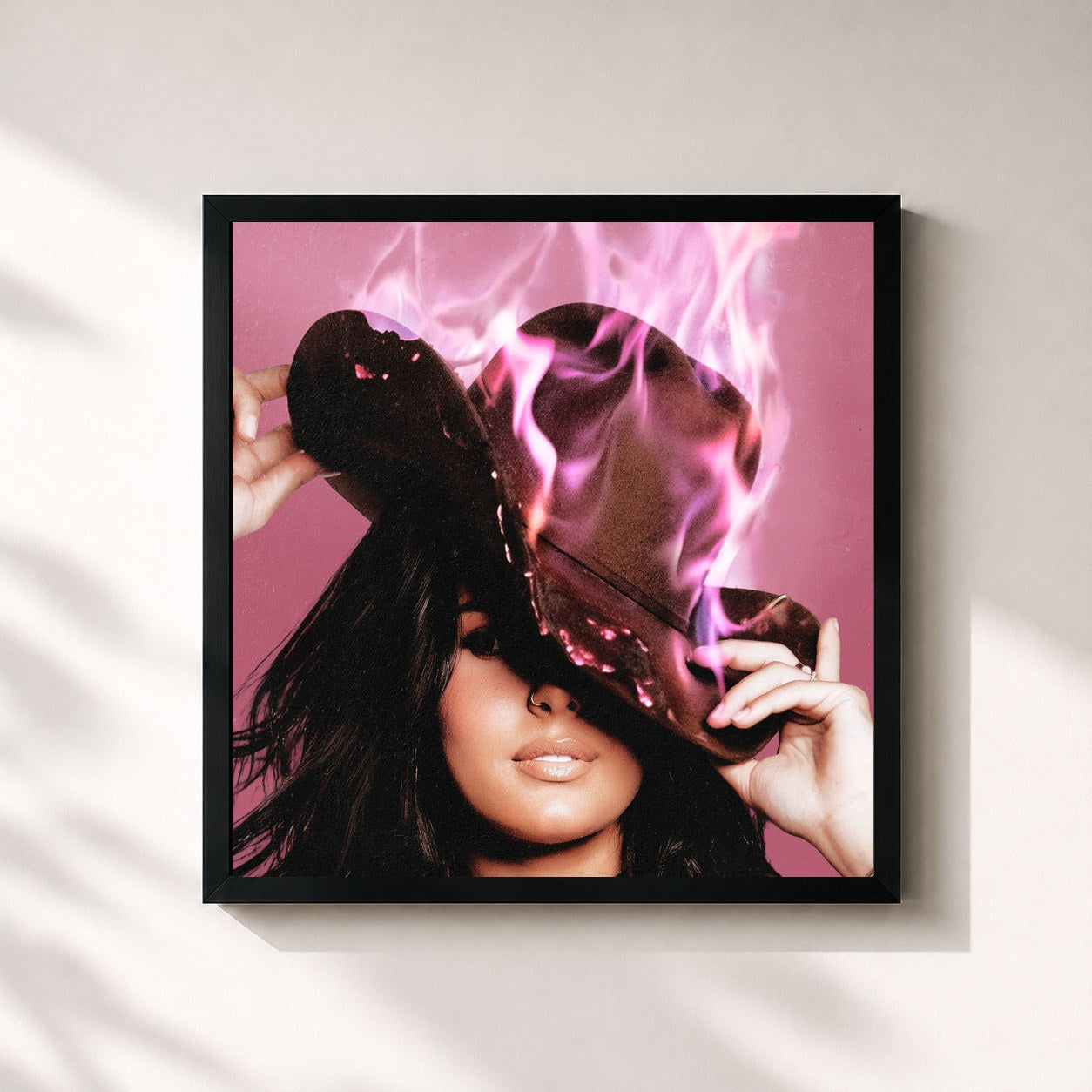 #noir Tableau carré de l'album Fire Arena de Ana Castela, cadre noir 32x32 cm