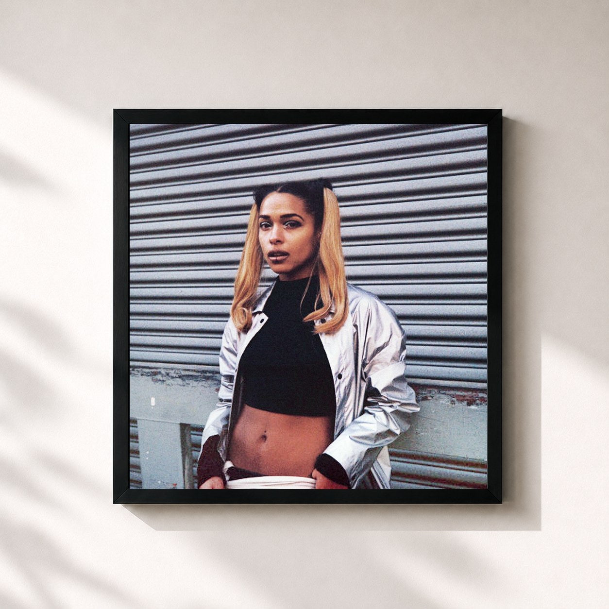 #noir Tableau carré de l'album Metallic Butterfly de Princess Nokia, cadre noir 32x32 cm