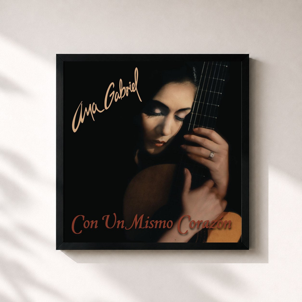 #noir Tableau carré de l'album Con Un Mismo Corazon de Ana Gabriel, cadre noir 32x32 cm