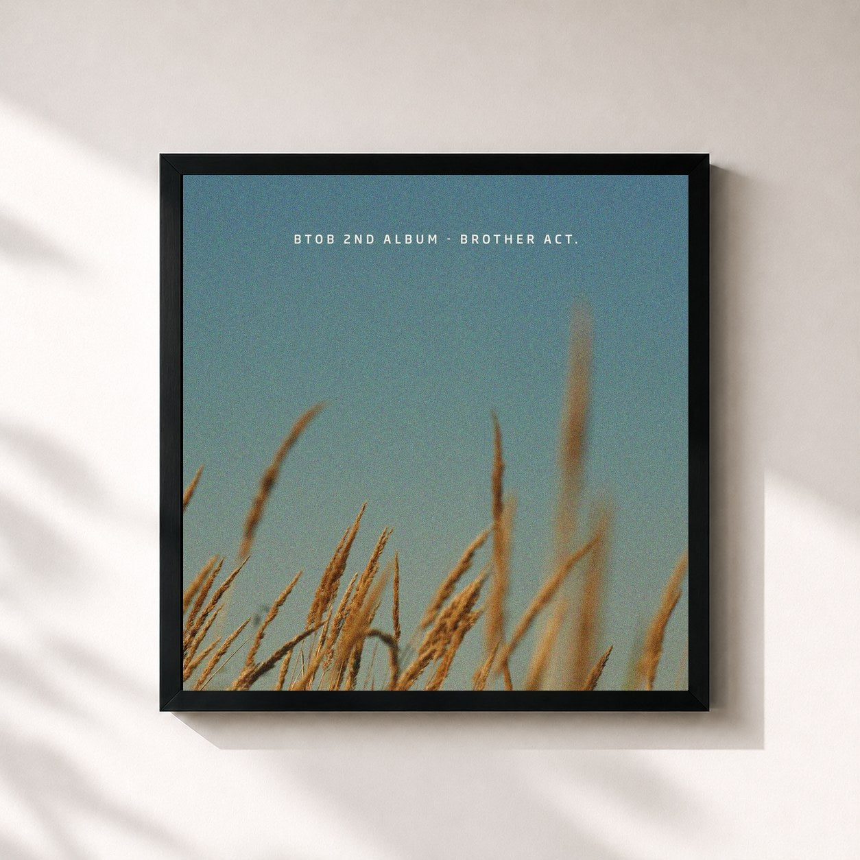 #noir Tableau carré de l'album Brother Act. de BTOB, cadre noir 32x32 cm