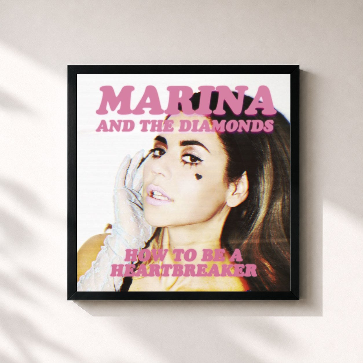 #noir Tableau carré de l'album How to Be a Heartbreaker de Marina, cadre noir 32x32 cm