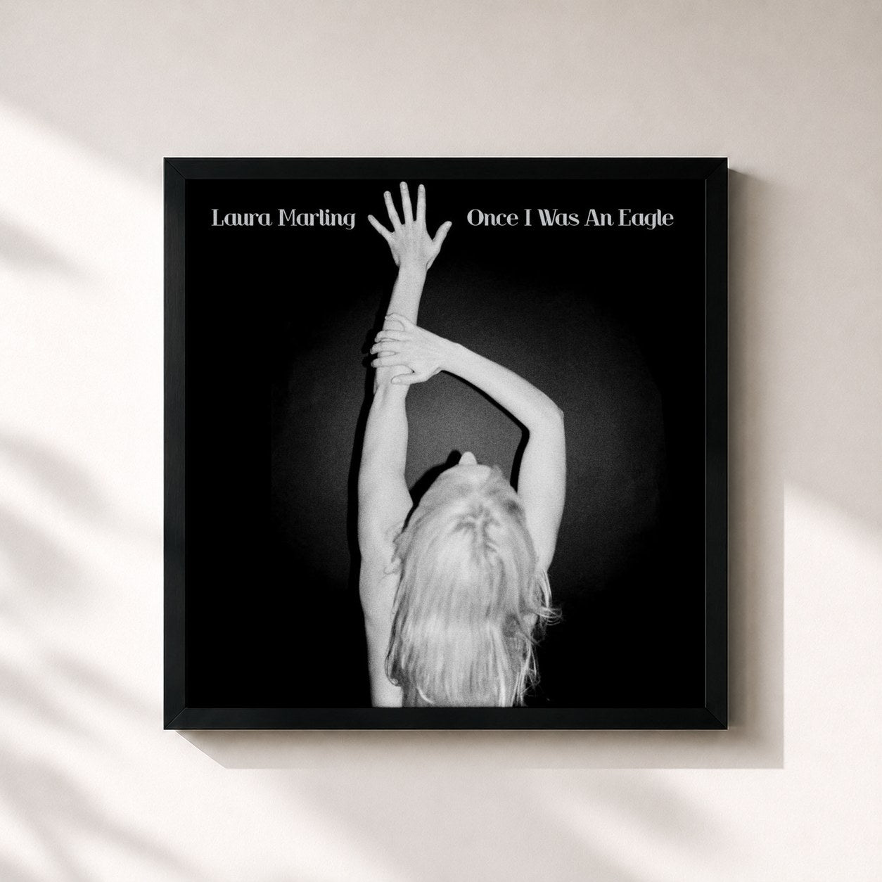 #noir Tableau carré de l'album Once I Was An Eagle de Laura Marling, cadre noir 32x32 cm