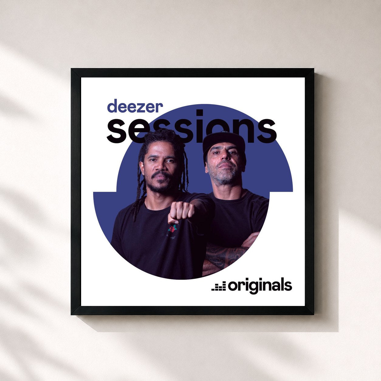 #noir Tableau carré de l'album Deezer Sessions de Natiruts, cadre noir 32x32 cm