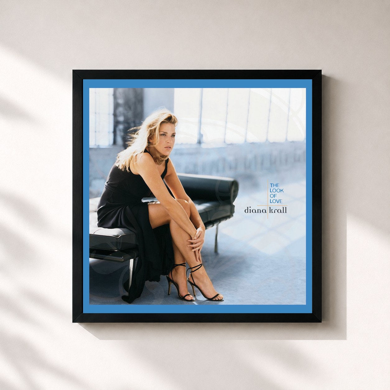 #noir Tableau carré de l'album The Look Of Love (Expanded Version) de Diana Krall, cadre noir 32x32 cm