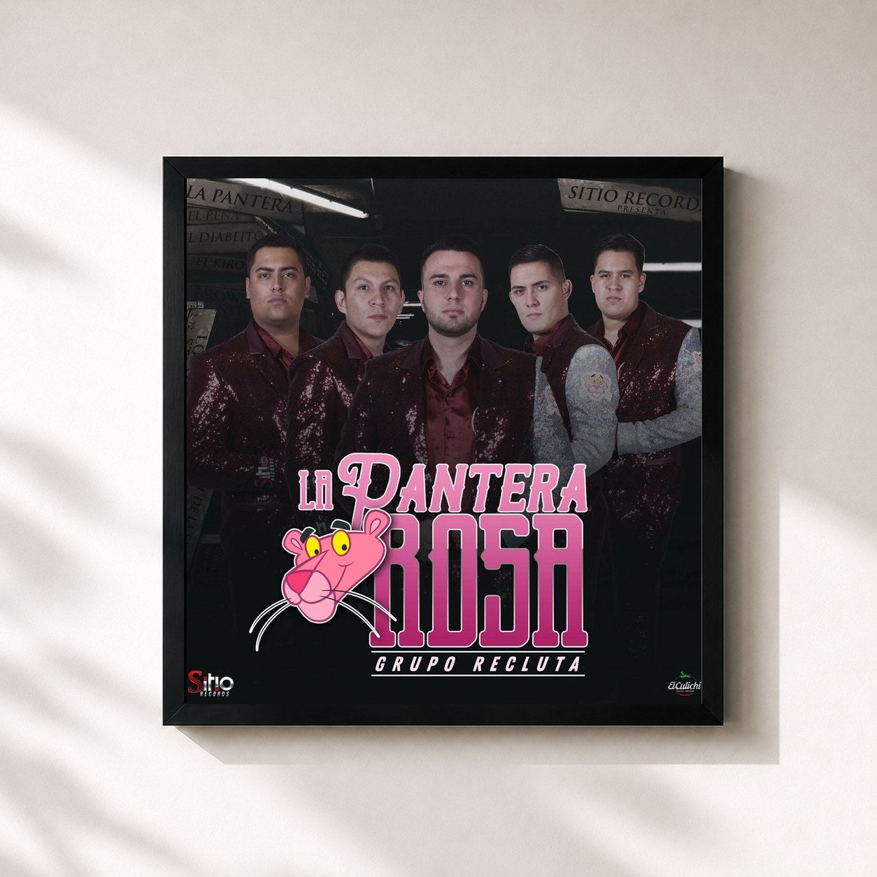 #noir Tableau carré de l'album La Pantera Rosa de Grupo Recluta, cadre noir 32x32 cm