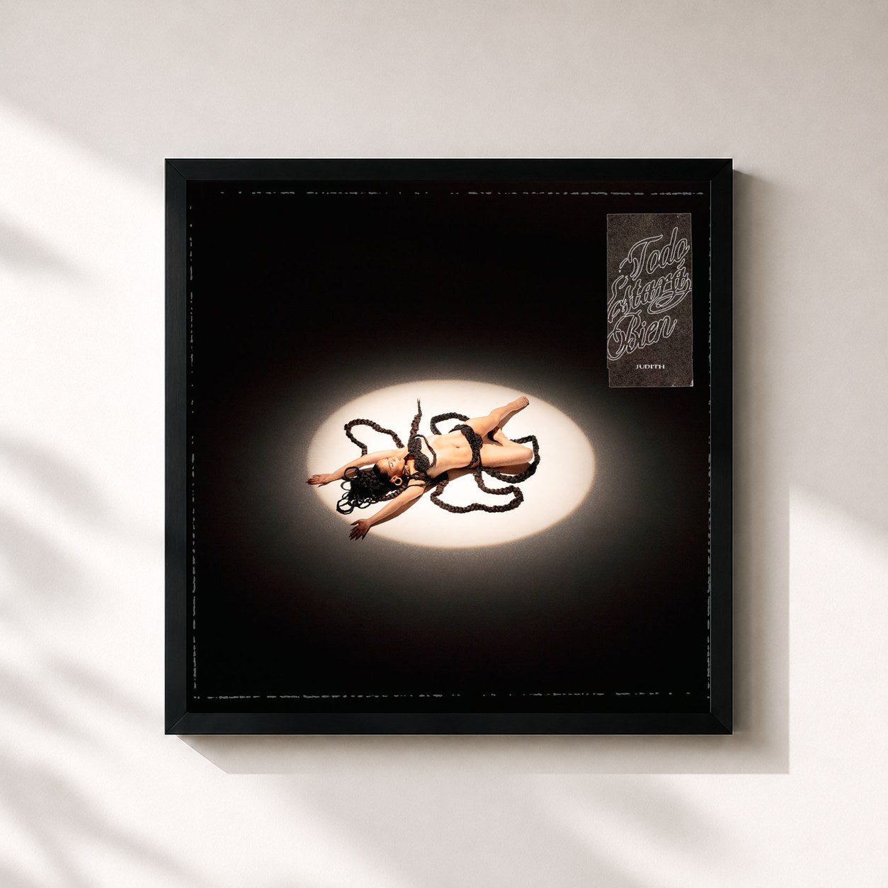 #noir Tableau carré de l'album Todo Estará Bien (Radio Edits) de Judith, cadre noir 32x32 cm
