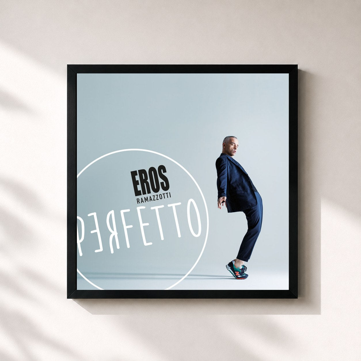 #noir Tableau carré de l'album Perfetto de Eros Ramazzotti, cadre noir 32x32 cm