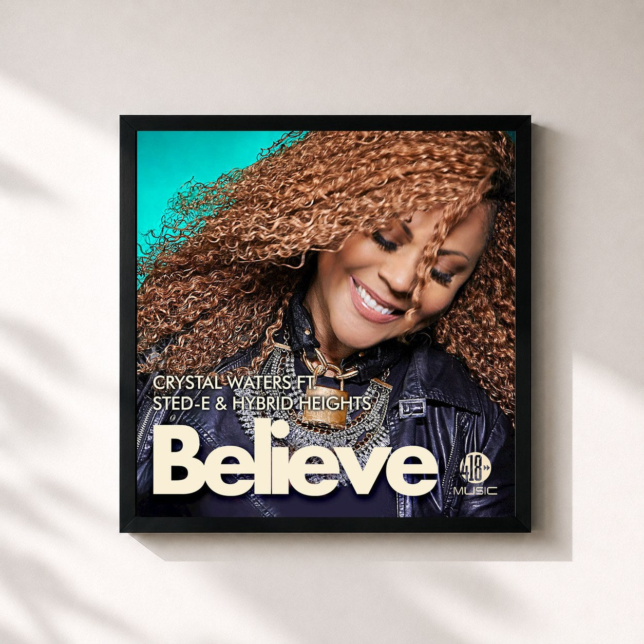 #noir Tableau carré de l'album Believe de Crystal Waters, cadre noir 32x32 cm