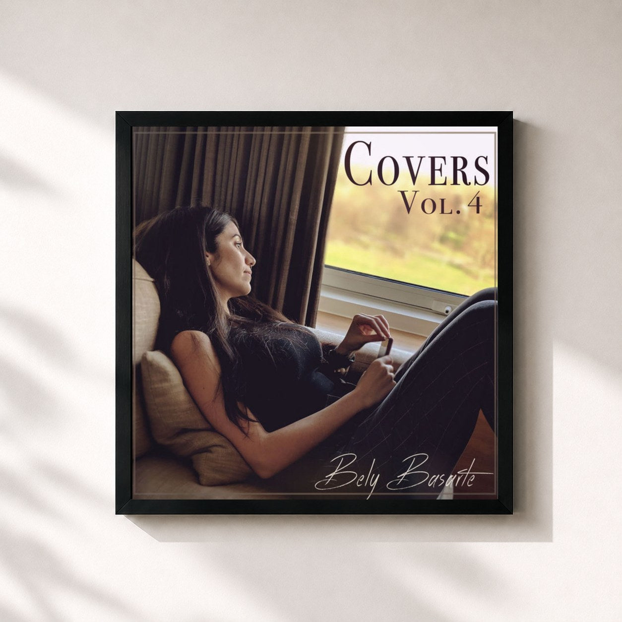 #noir Tableau carré de l'album Covers, Vol. 4 de Bely Basarte, cadre noir 32x32 cm