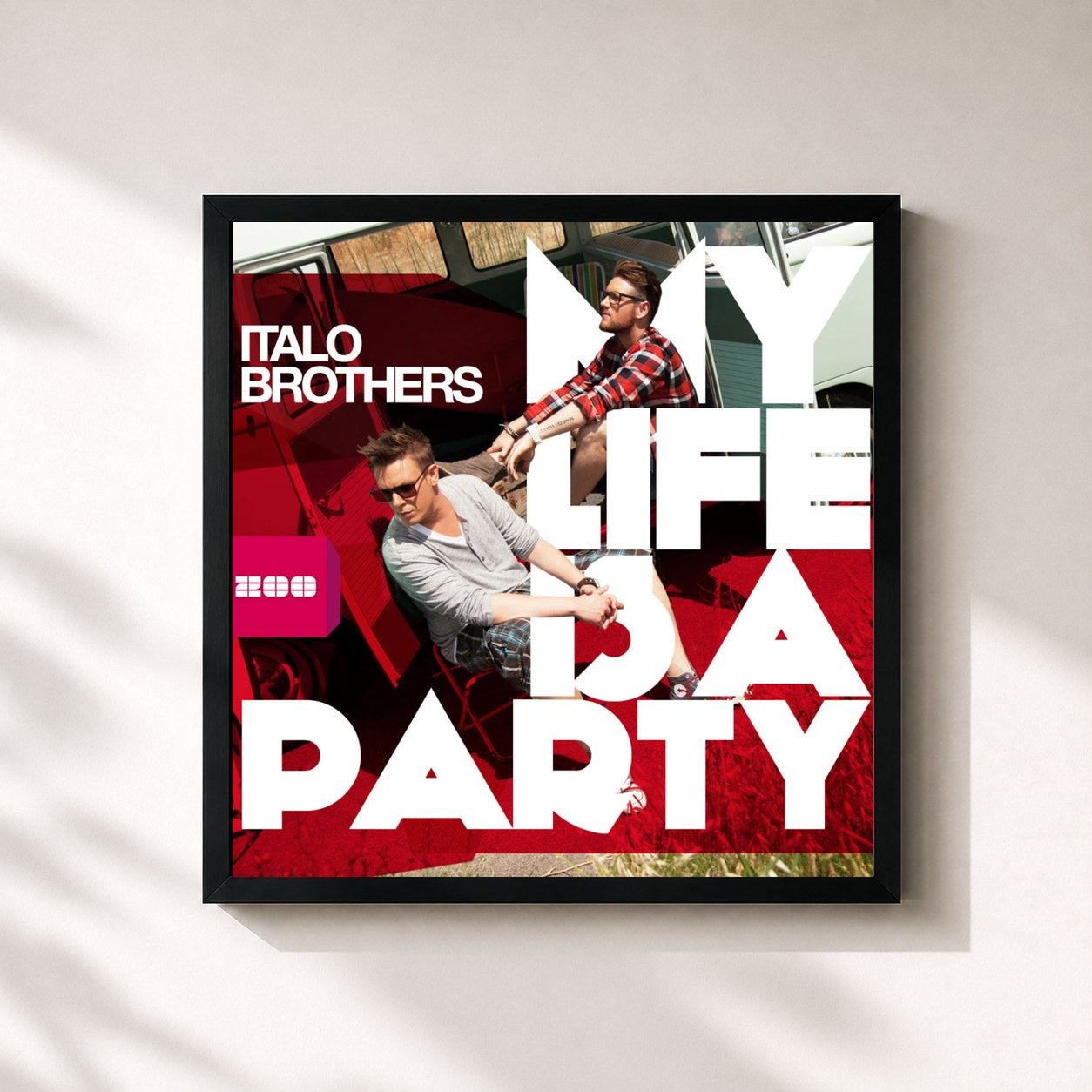 #noir Tableau carré de l'album My Life Is a Party de ItaloBrothers, cadre noir 32x32 cm