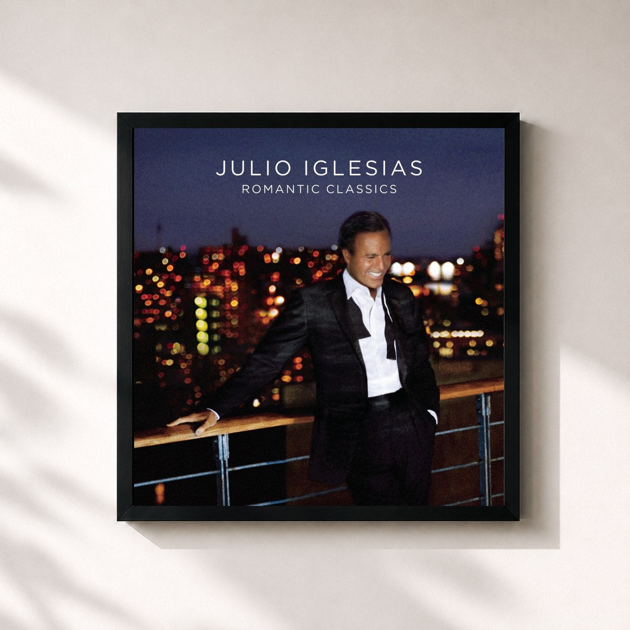 #noir Tableau carré de l'album Romantic Classics de Julio Iglesias, cadre noir 32x32 cm