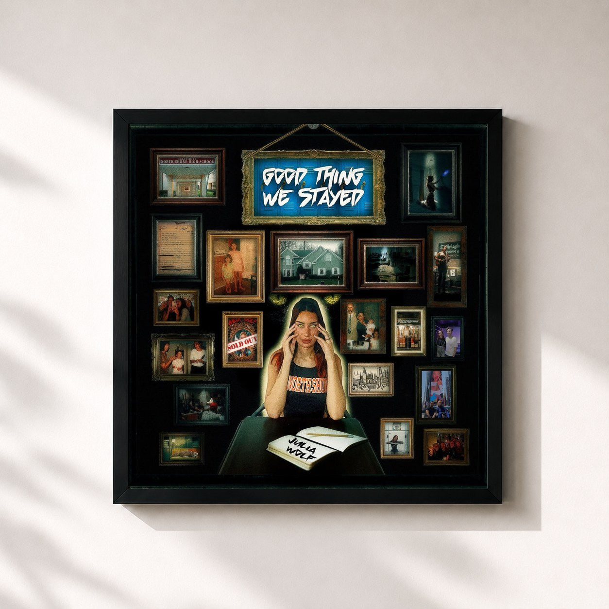 #noir Tableau carré de l'album Good Thing We Stayed de Julia Wolf, cadre noir 32x32 cm