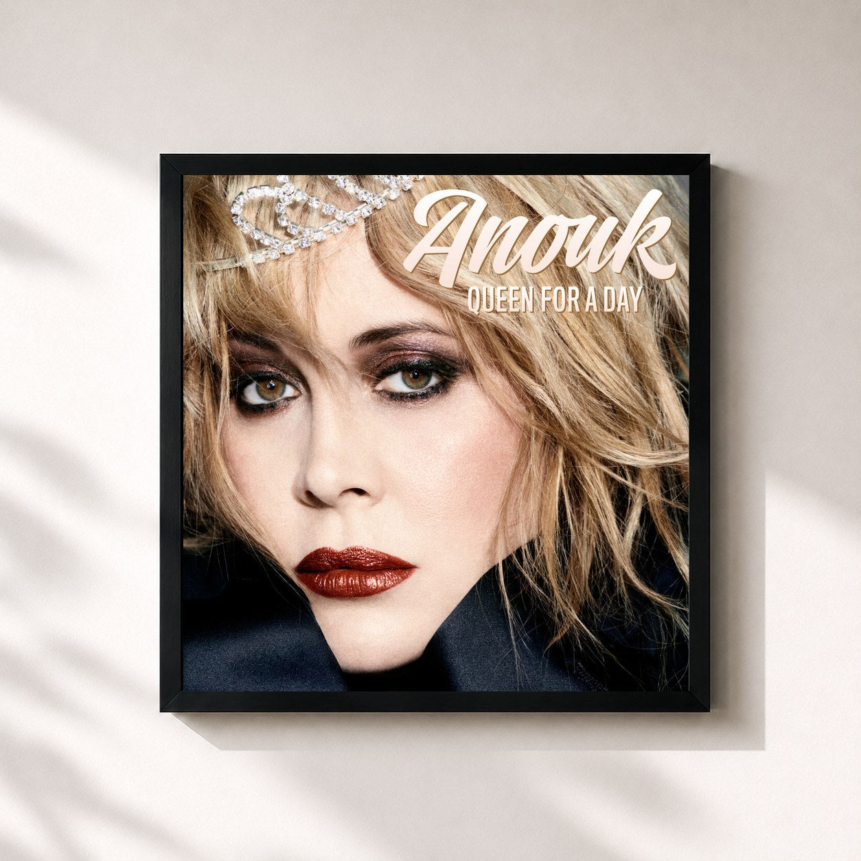 #noir Tableau carré de l'album Queen For A Day de Anouk, cadre noir 32x32 cm