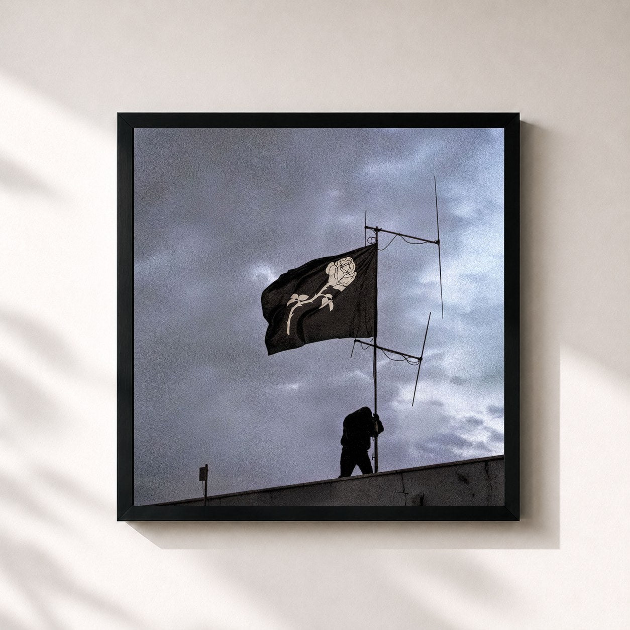 #noir Tableau carré de l'album RADIO LIBERATO de LIBERATO, cadre noir 32x32 cm