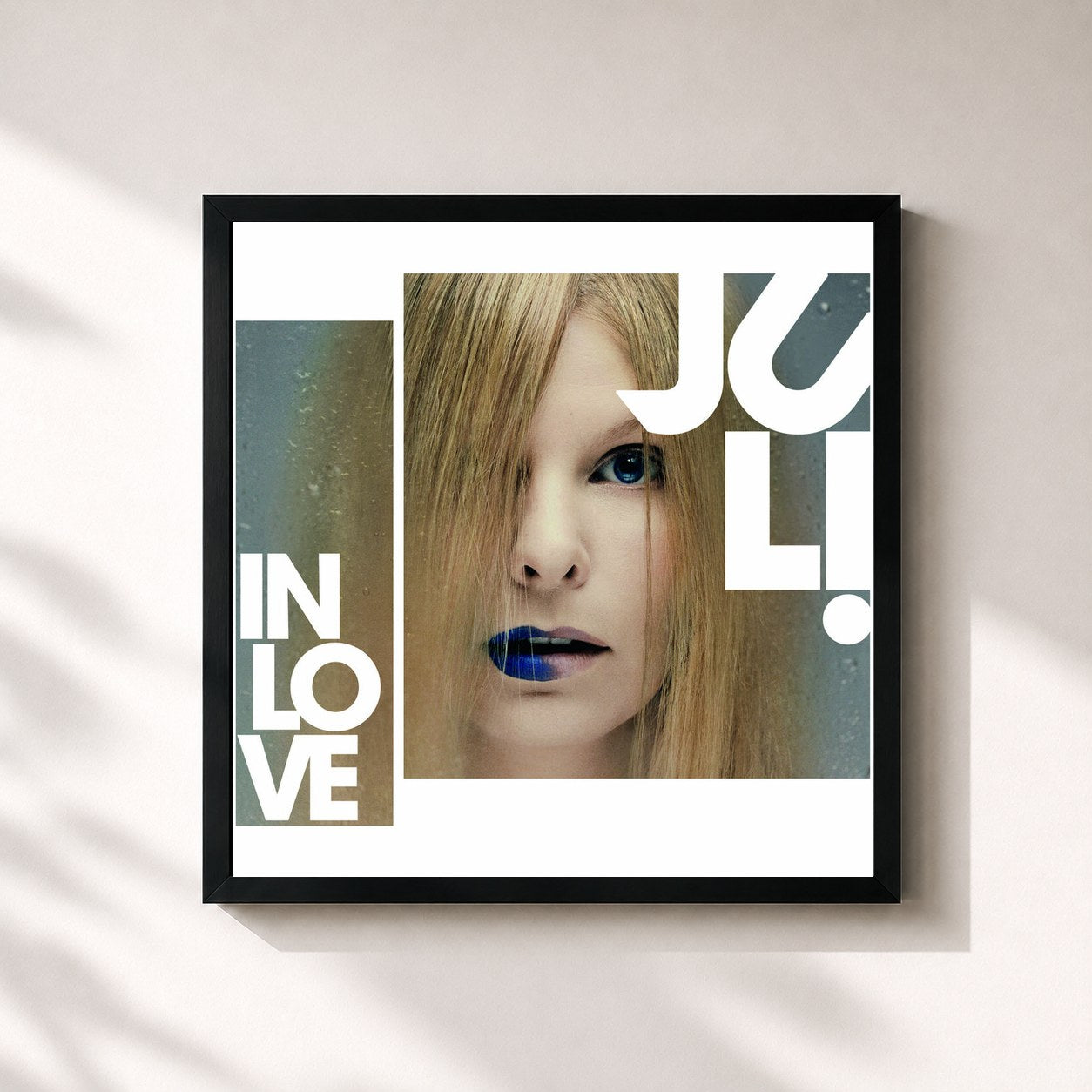 #noir Tableau carré de l'album In Love de Juli, cadre noir 32x32 cm