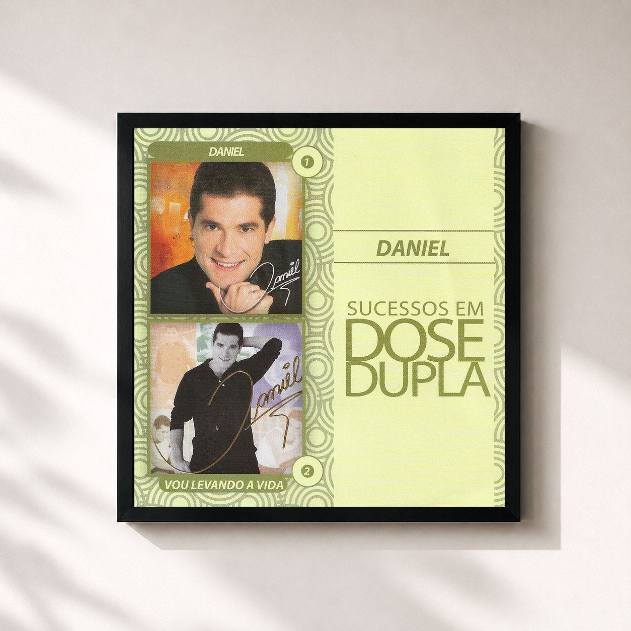 #noir Tableau carré de l'album Dose dupla de Daniel, cadre noir 32x32 cm