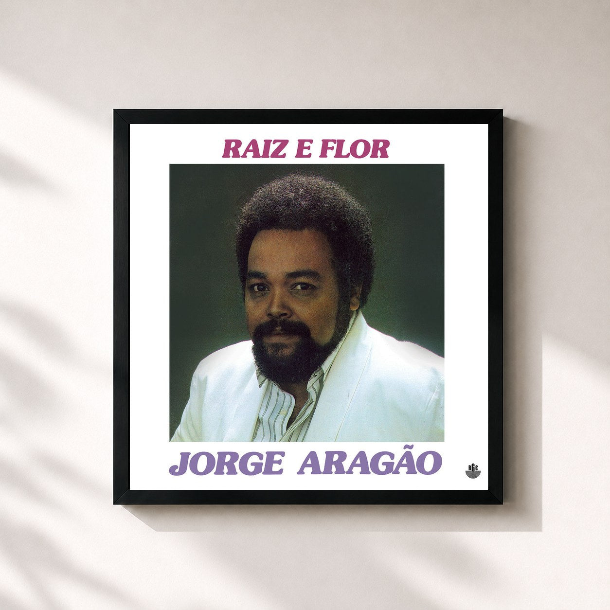 #noir Tableau carré de l'album Raiz e Flor de Jorge Aragão, cadre noir 32x32 cm