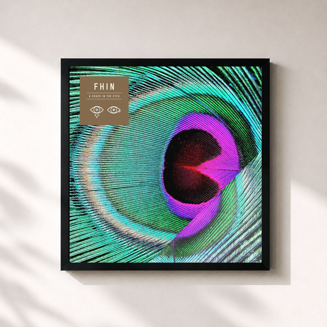 #noir Tableau carré de l'album A Crack in the Eyes de Fhin, cadre noir 32x32 cm