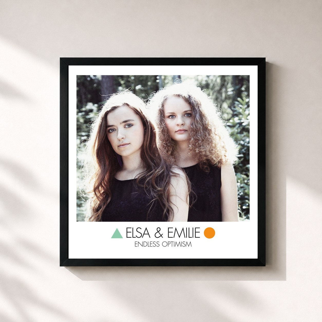 #noir Tableau carré de l'album Endless Optimism de Elsa & Emilie, cadre noir 32x32 cm