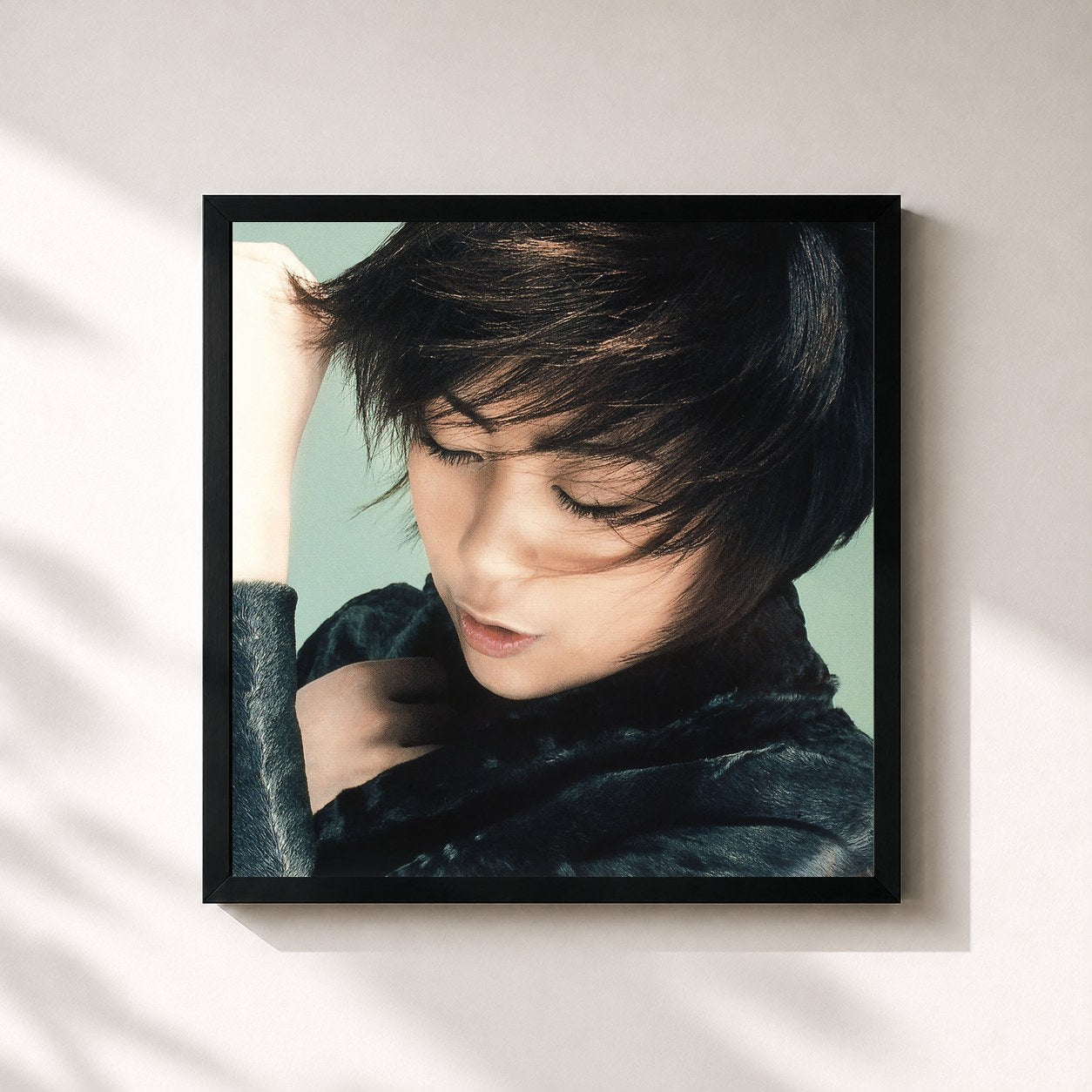 #noir Tableau carré de l'album Distance (Remastered 2018) de Hikaru Utada, cadre noir 32x32 cm