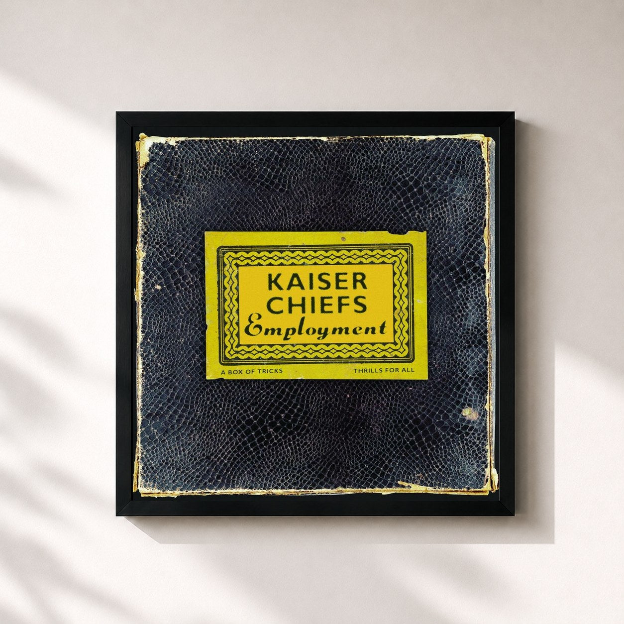 #noir Tableau carré de l'album Employment de Kaiser Chiefs, cadre noir 32x32 cm