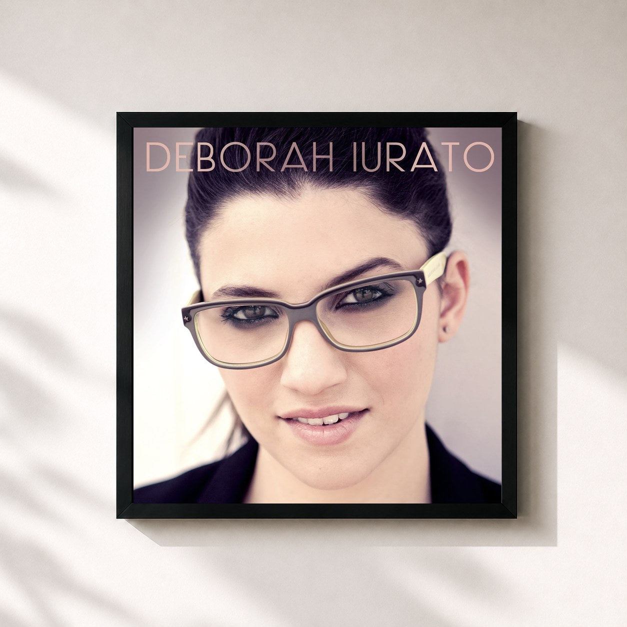 #noir Tableau carré de l'album Deborah Iurato de Deborah Iurato, cadre noir 32x32 cm