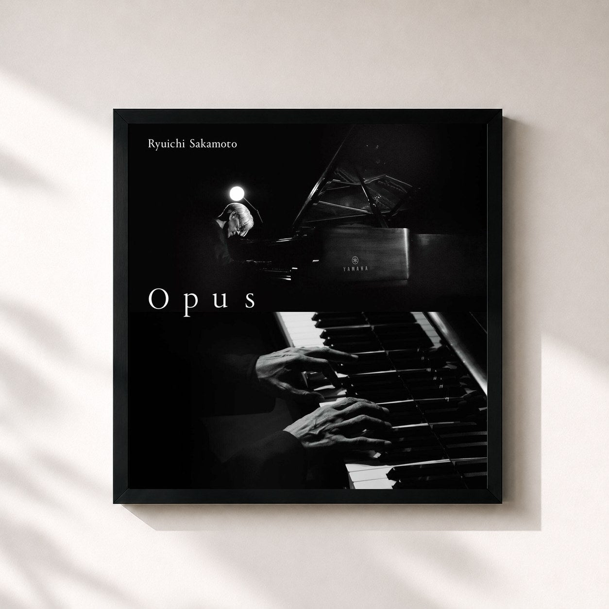 #noir Tableau carré de l'album Opus de Ryuichi Sakamoto, cadre noir 32x32 cm