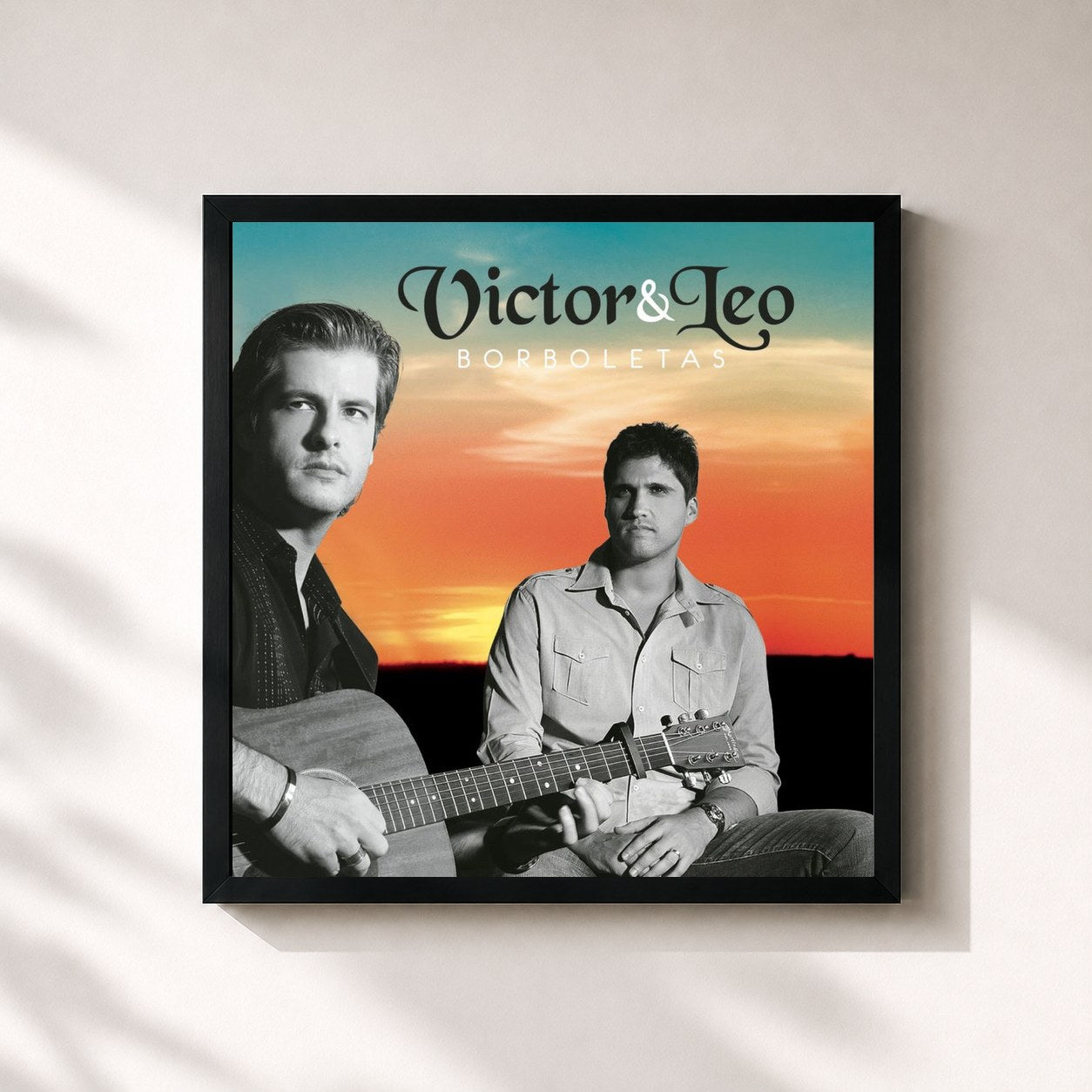 #noir Tableau carré de l'album Borboletas de Victor & Leo, cadre noir 32x32 cm