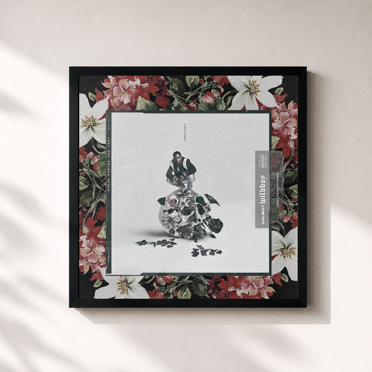 #noir Tableau carré de l'album Wildboy de Calboy, cadre noir 32x32 cm