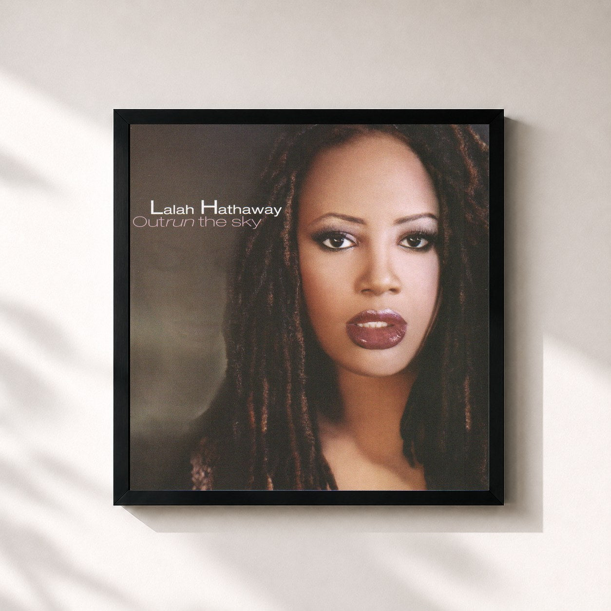 #noir Tableau carré de l'album Outrun The Sky de Lalah Hathaway, cadre noir 32x32 cm