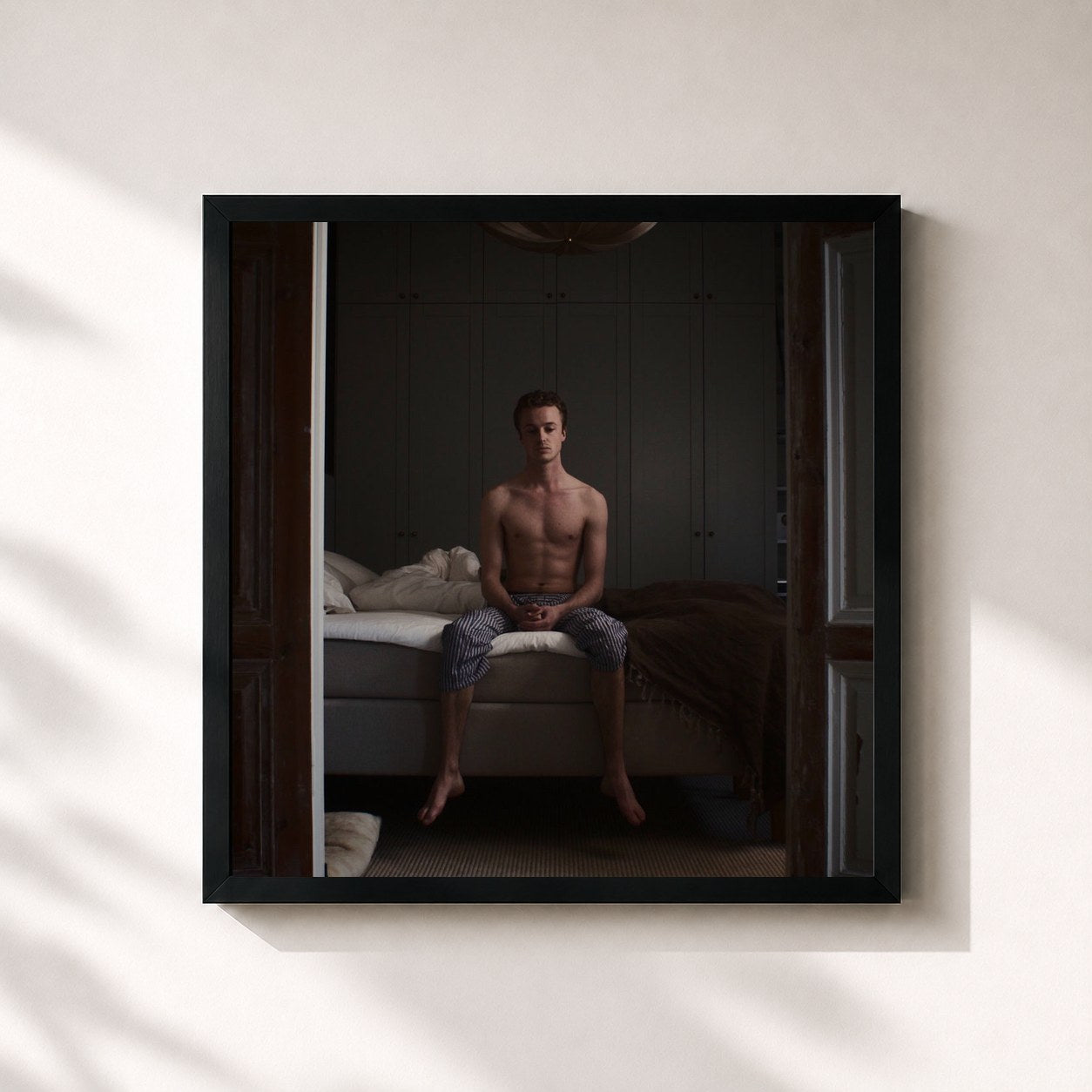 #noir Tableau carré de l'album Tomorrow Never Came de Isak Danielson, cadre noir 32x32 cm
