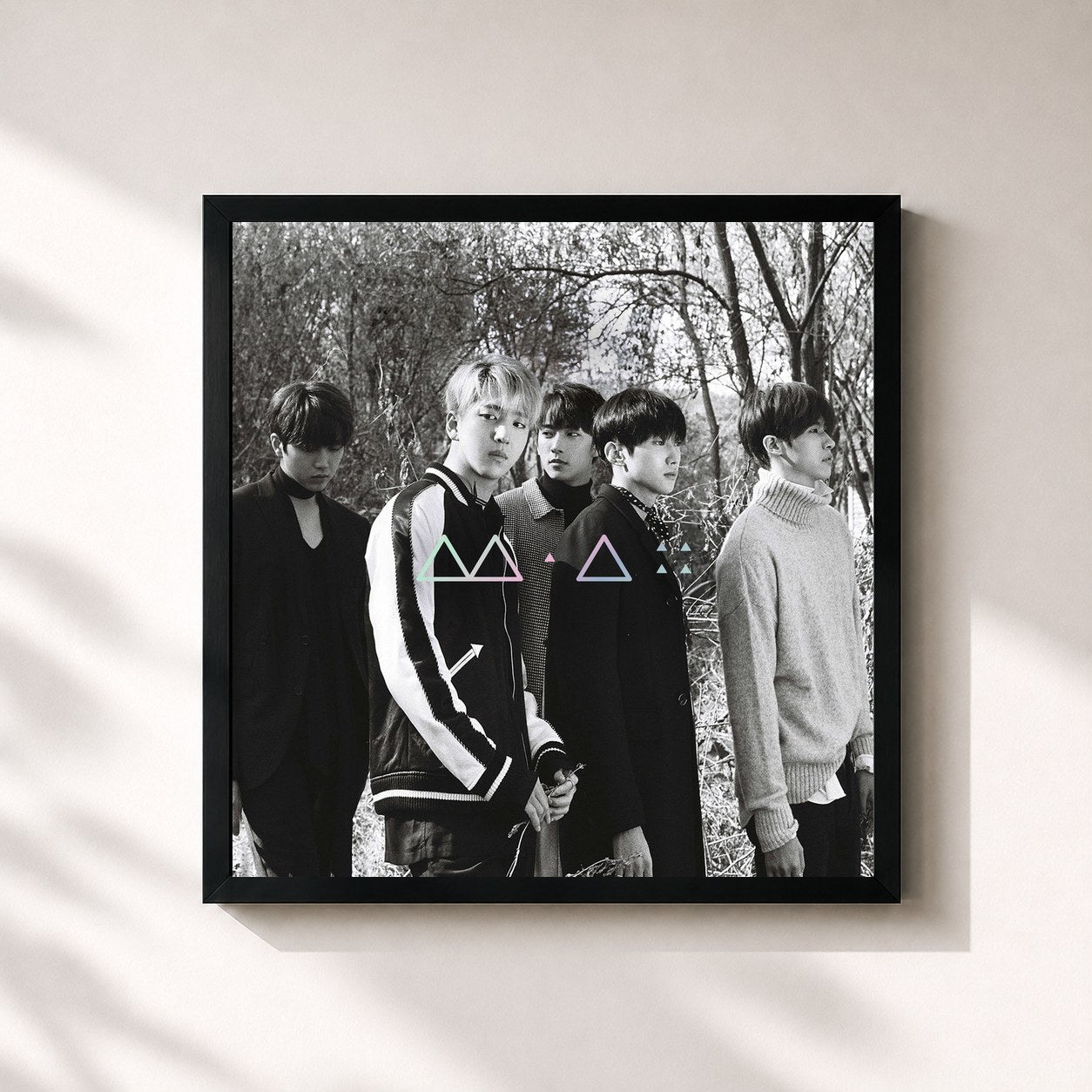 #noir Tableau carré de l'album GOOD TIMING de B1A4, cadre noir 32x32 cm